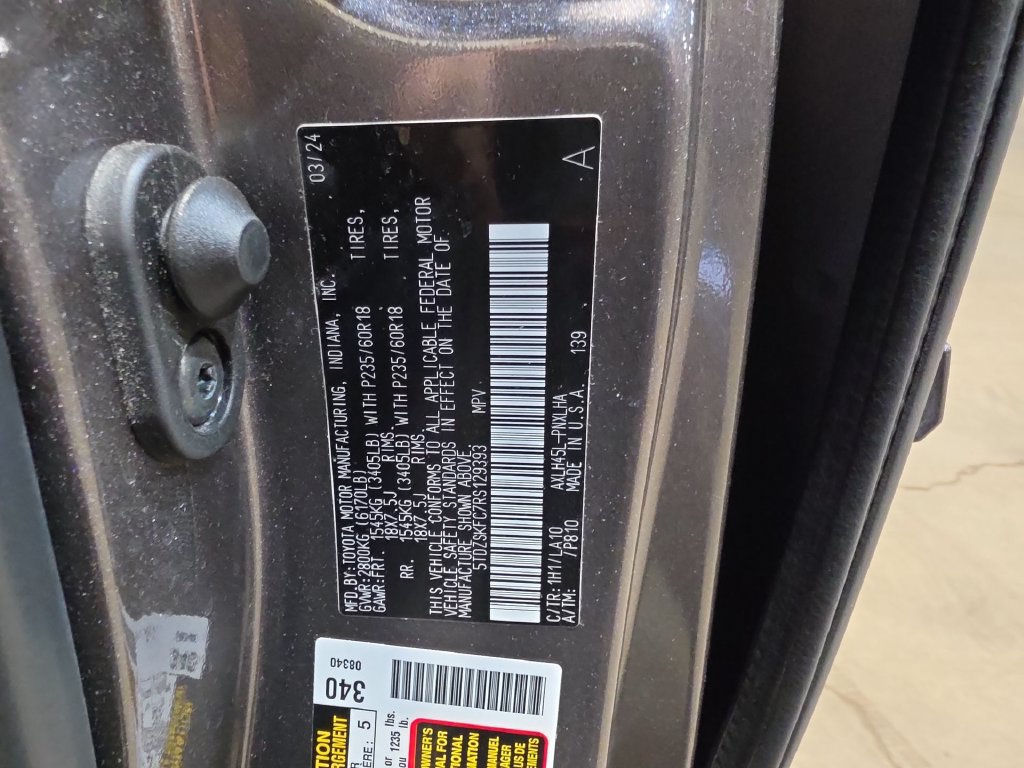 Used 2024 Toyota Sienna Limited AWD/4WD image 28