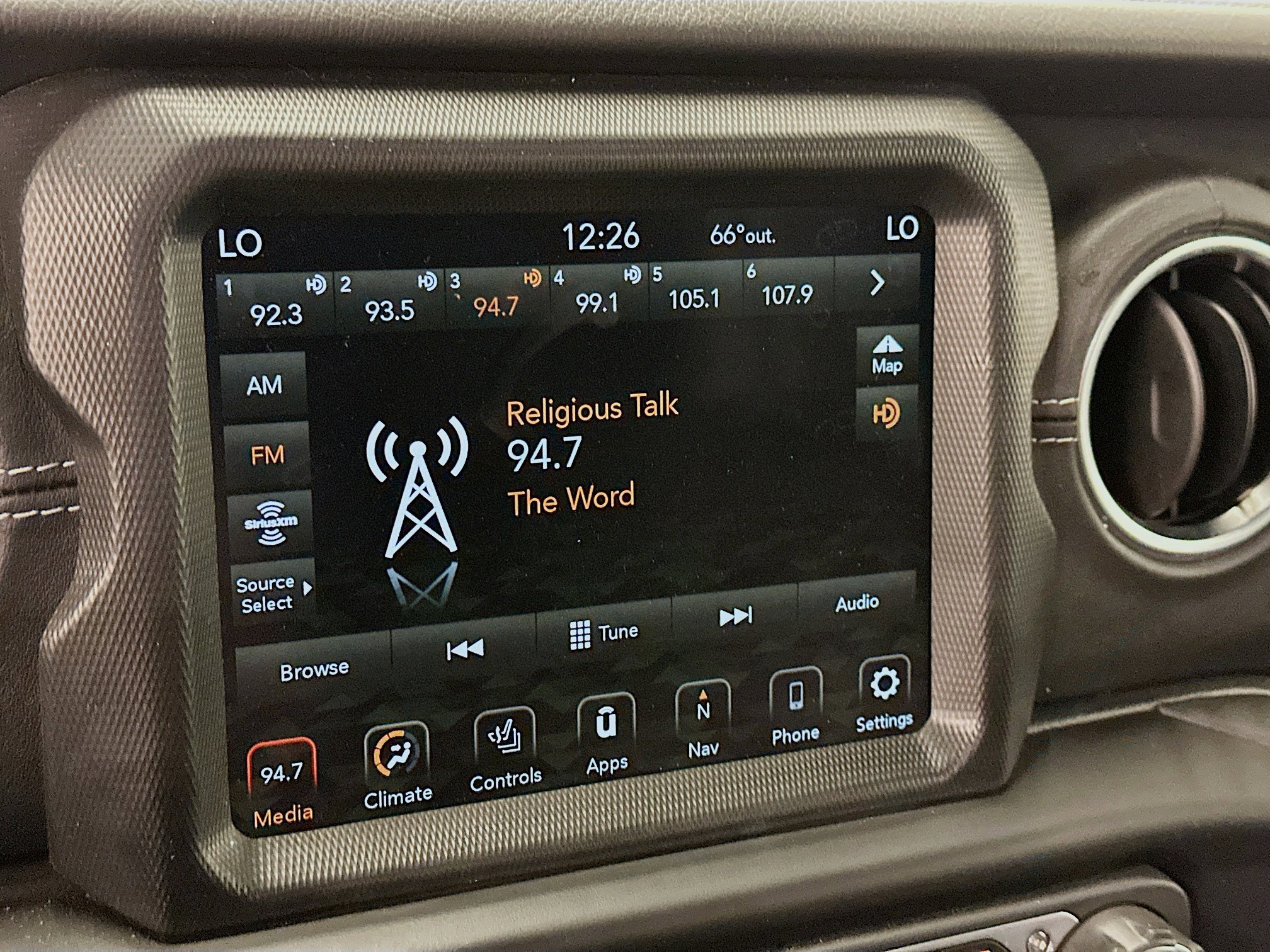 Used 2023 Jeep Wrangler Sahara w/ Cold Weather Group image 21