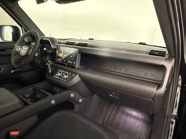 Used 2023 Land Rover Defender 110 V8 AWD/4WD image 14