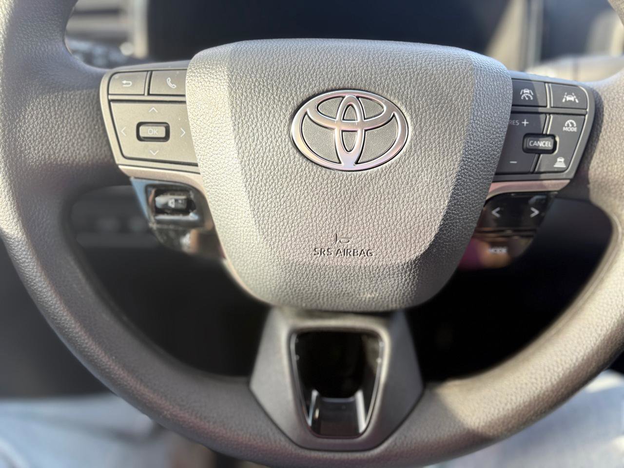 Used 2025 Toyota Camry LE image 12