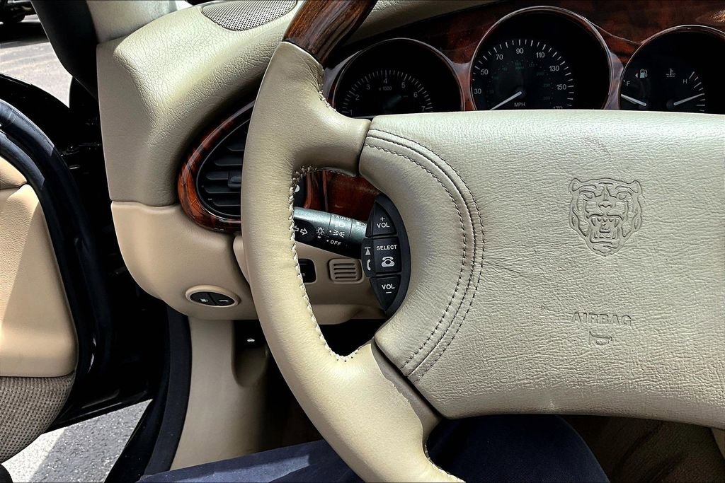 Used 1998 Jaguar XK8 Convertible RWD image 10