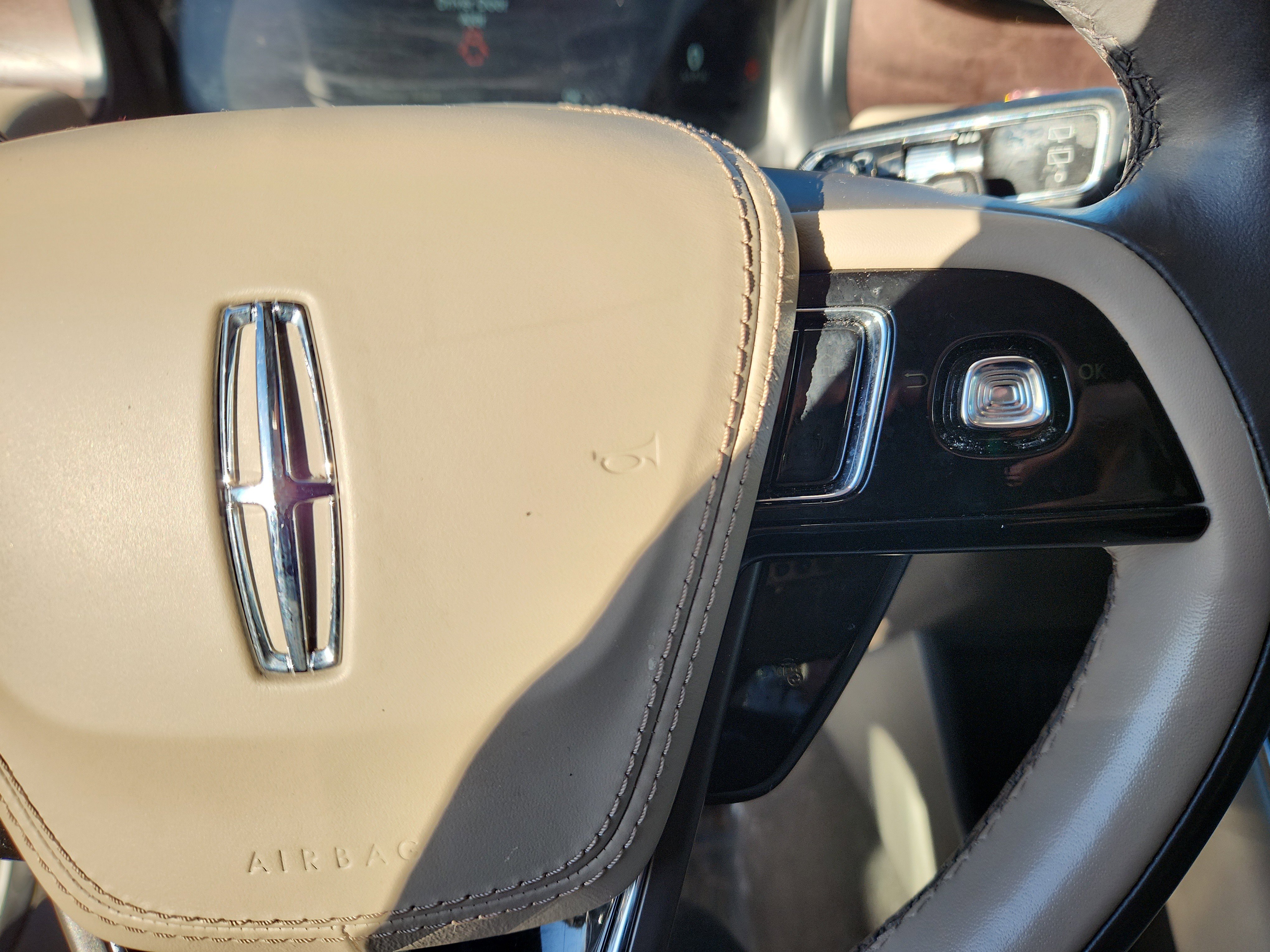 Used 2023 Lincoln Aviator Reserve w/ Equipment Group 201A image 14