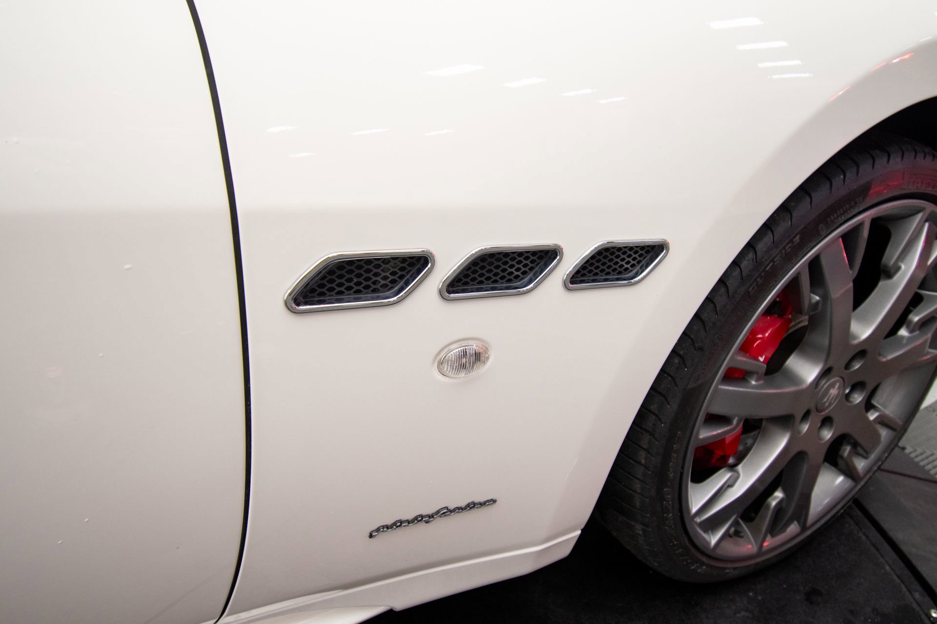 Used 2018 Maserati GranTurismo Sport image 33