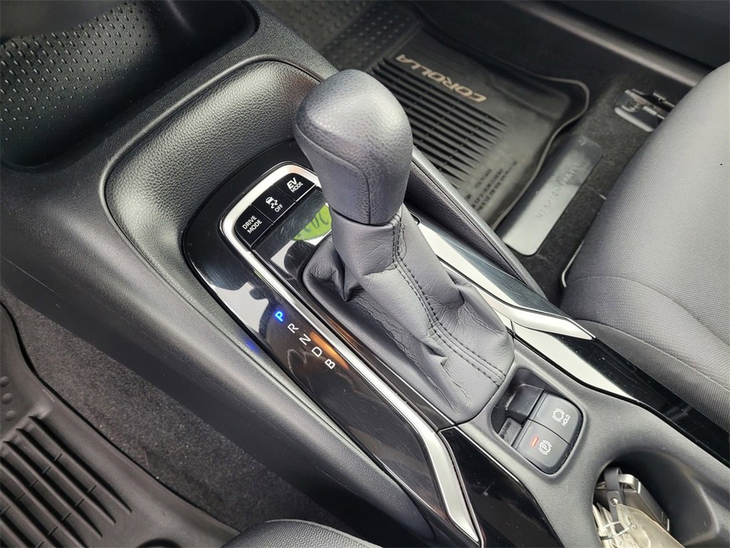 Used 2021 Toyota Corolla LE image 16