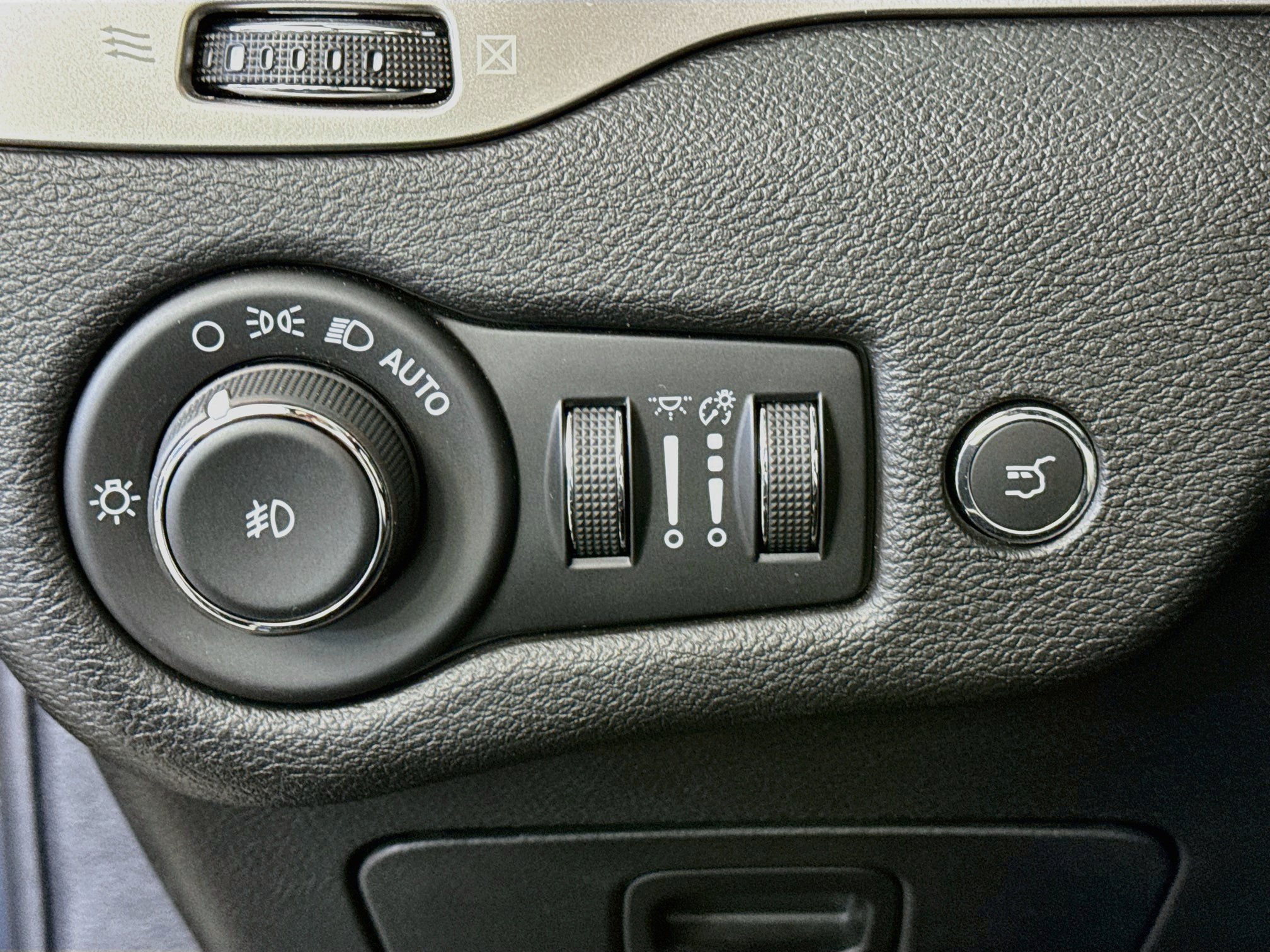 Used 2021 Jeep Cherokee Latitude Lux 80th Anniv w/ Quick Order Package 26U 80TH AWD/4WD image 10