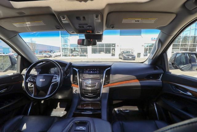 Used 2019 Cadillac Escalade Luxury image 56