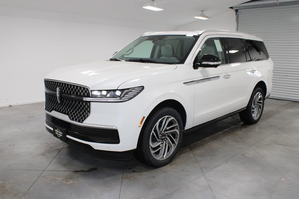 New 2026 Lincoln Navigator Reserve video 3