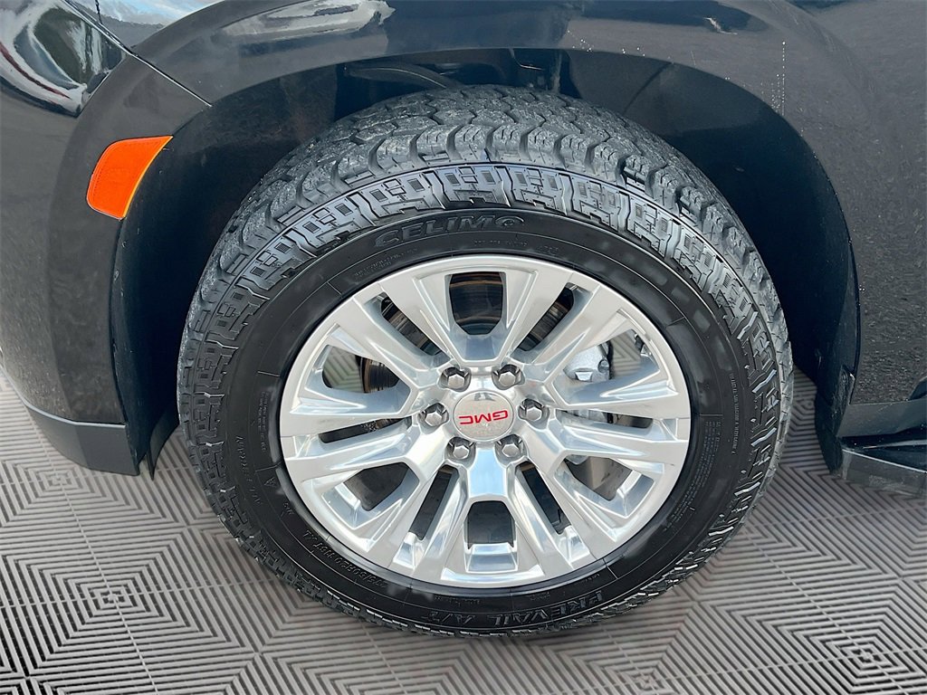 Used 2024 GMC Yukon XL Denali image 34
