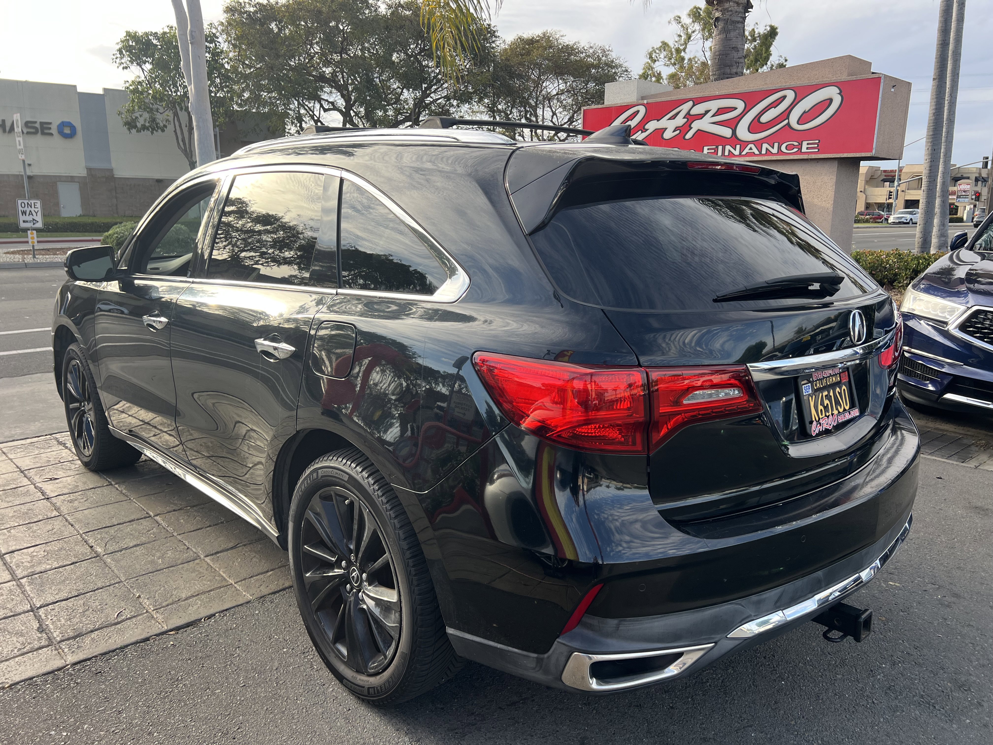 Used 2017 Acura MDX FWD w/ Advance Package image 6
