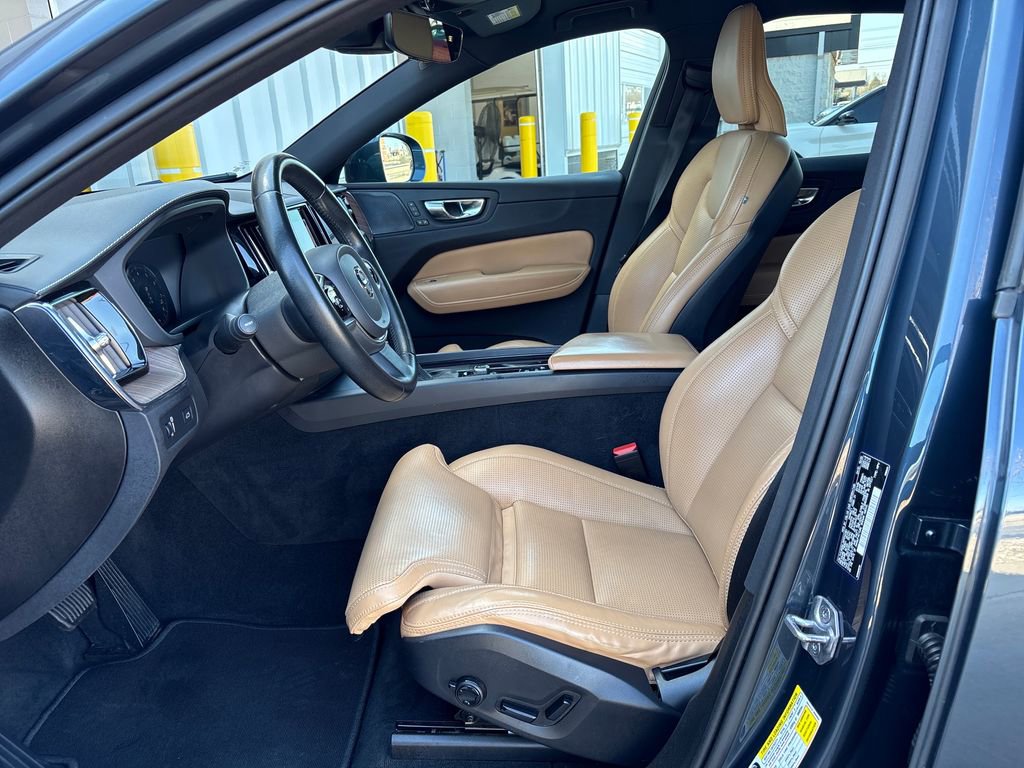 Used 2021 Volvo XC60 T5 Inscription w/ Advanced Package image 13