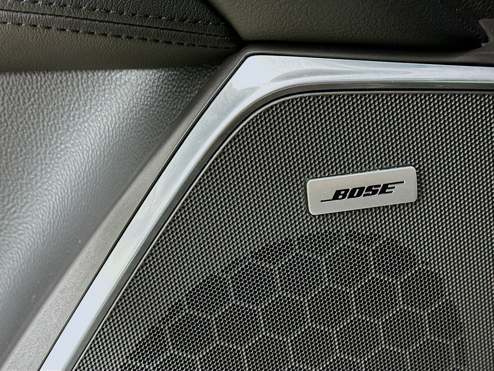 Used 2019 Cadillac Escalade Premium Luxury image 25