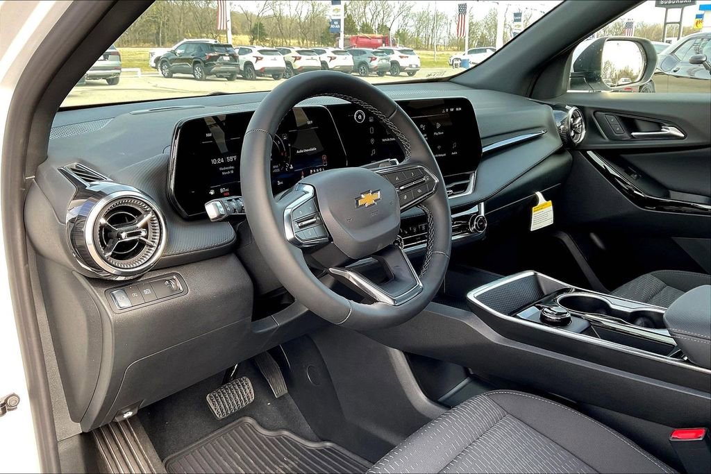 New 2026 Chevrolet Equinox LT w/ Safety and Technology Package image 6