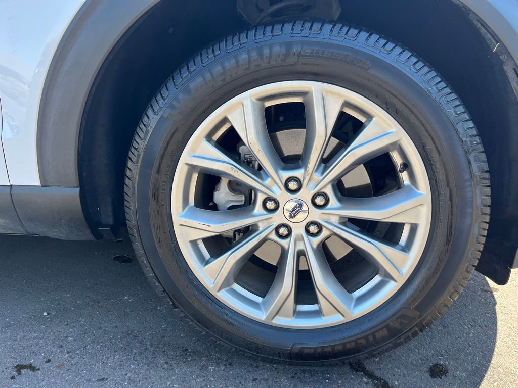 Used 2021 Ford Explorer Limited w/ Equipment Group 301A AWD/4WD image 5