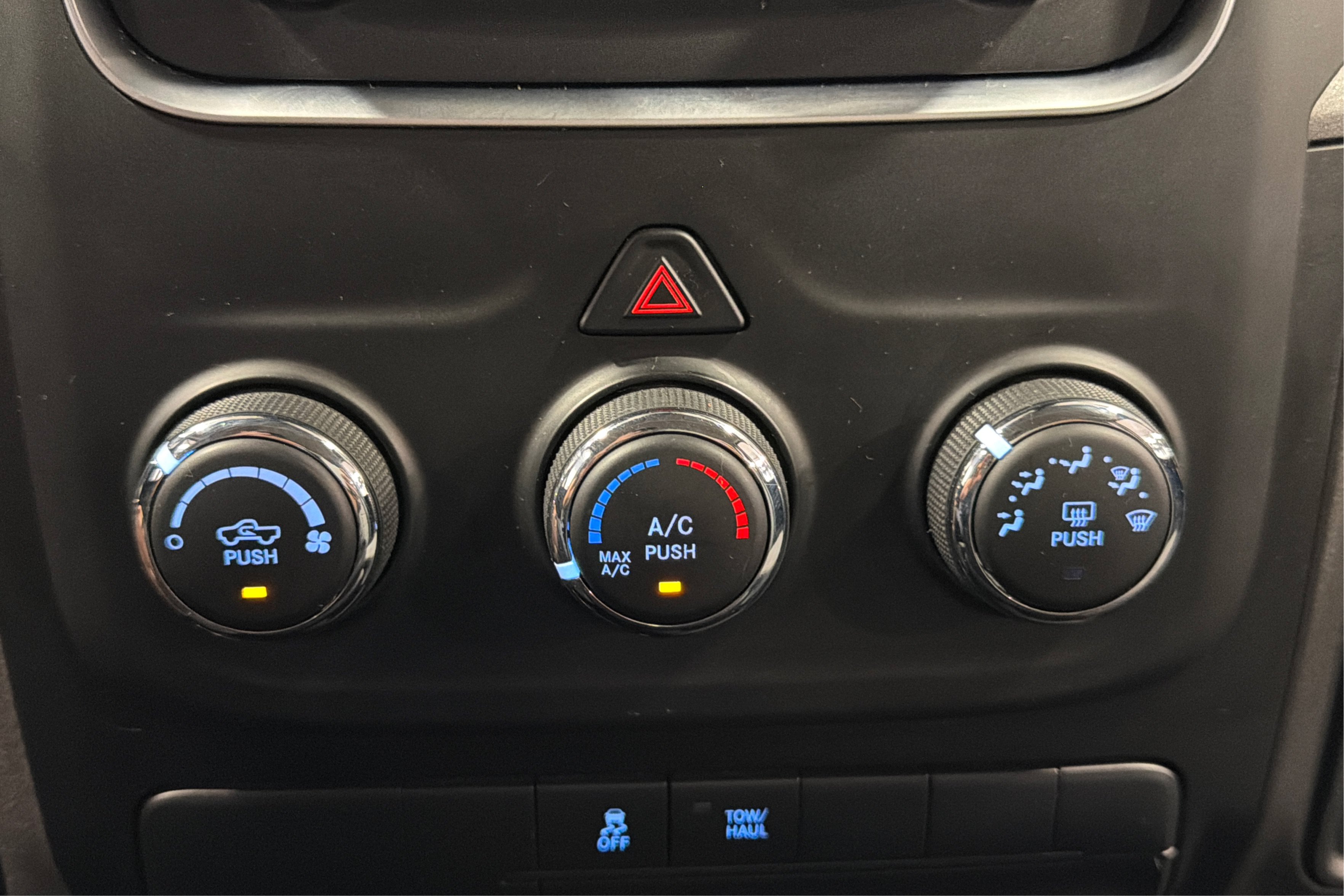 Used 2019 RAM 1500 Express AWD/4WD image 30
