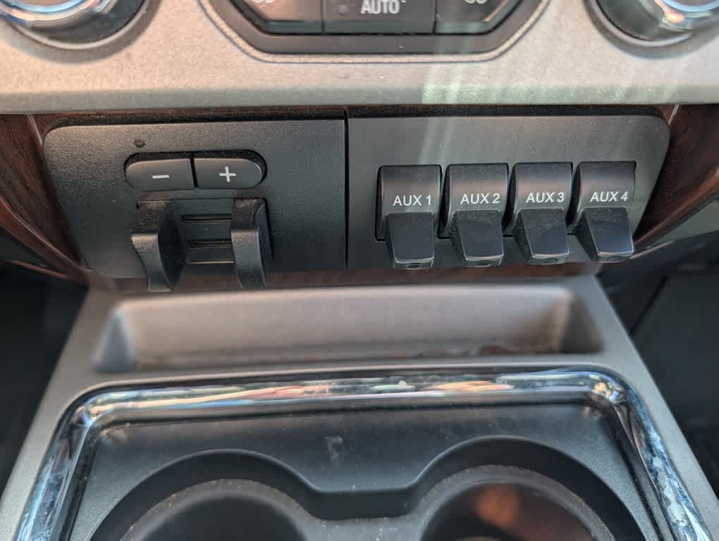 Used 2015 Ford F250 Lariat w/ Lariat Interior Package AWD/4WD image 19