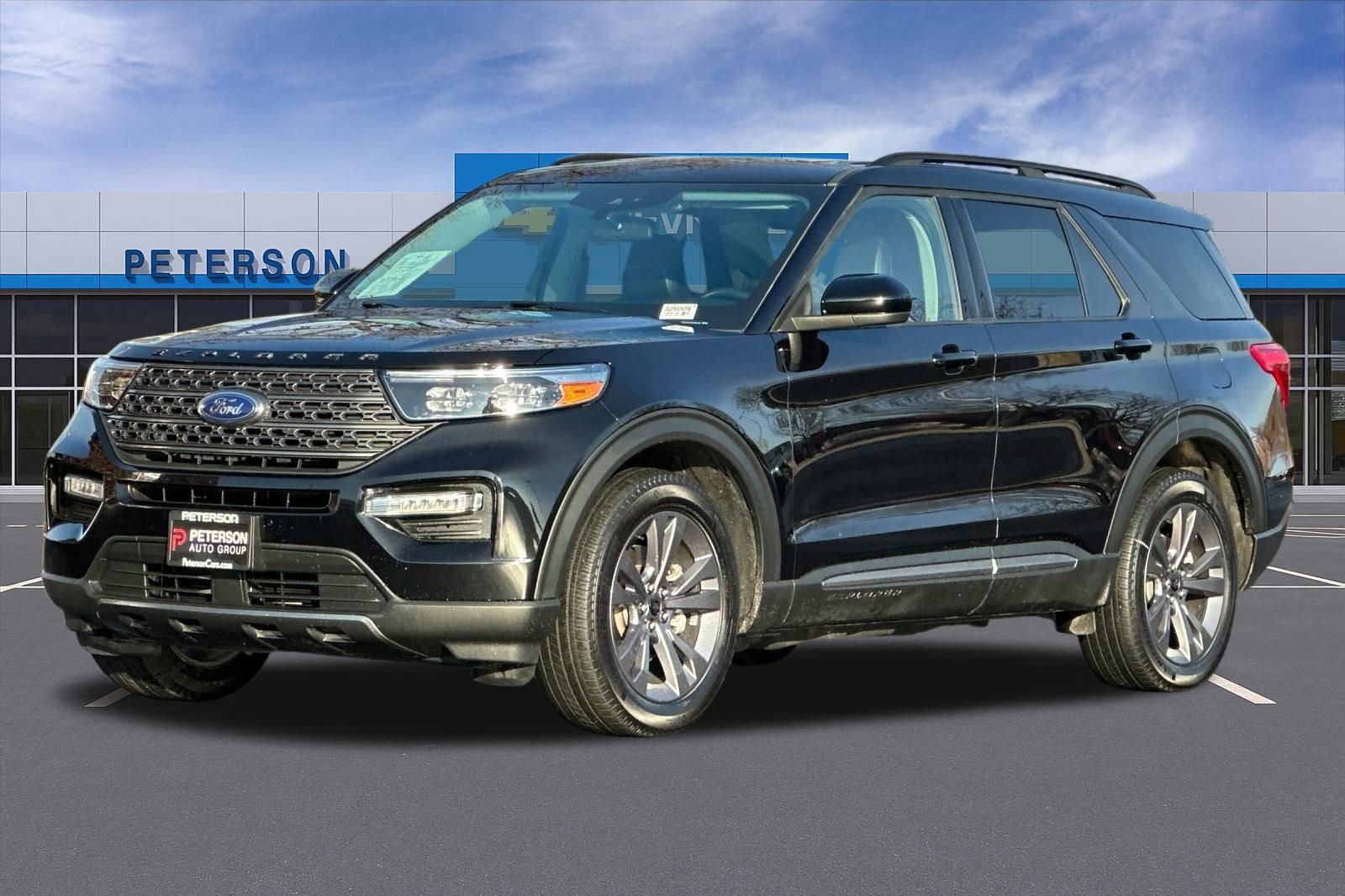 Used 2024 Ford Explorer XLT w/ Equipment Group 202A image 8