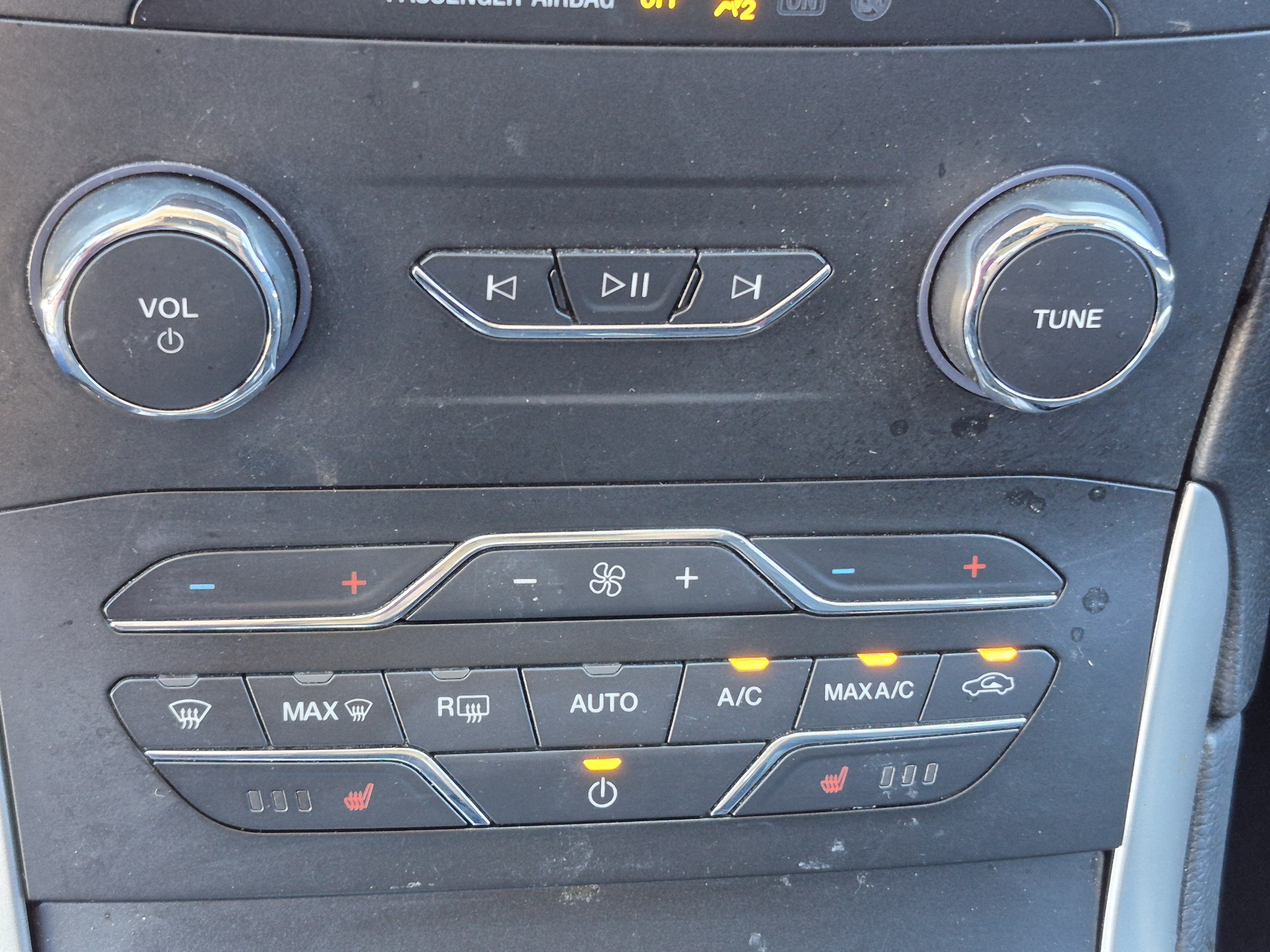 Used 2019 Ford Edge SEL w/ Equipment Group 201A AWD/4WD image 29