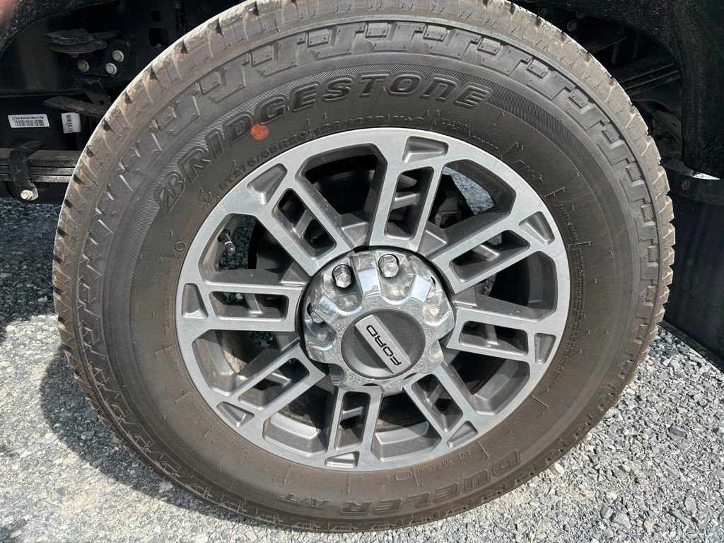 Used 2025 Ford F250 Platinum w/ Platinum Plus Package image 6