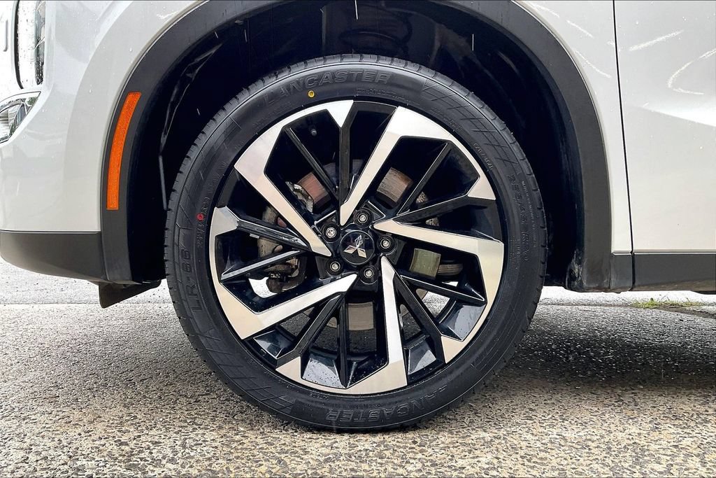 Used 2024 Mitsubishi Outlander SE AWD/4WD image 9