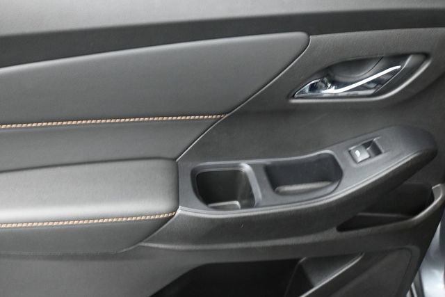 Used 2021 Chevrolet Traverse LT FWD image 25