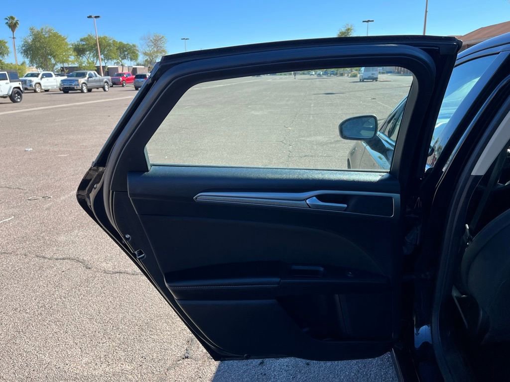 Used 2019 Ford Fusion SE image 23