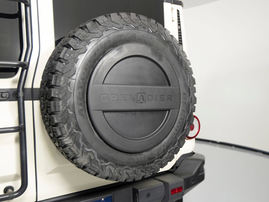 Used 2025 INEOS Grenadier Fieldmaster Edition AWD/4WD image 41