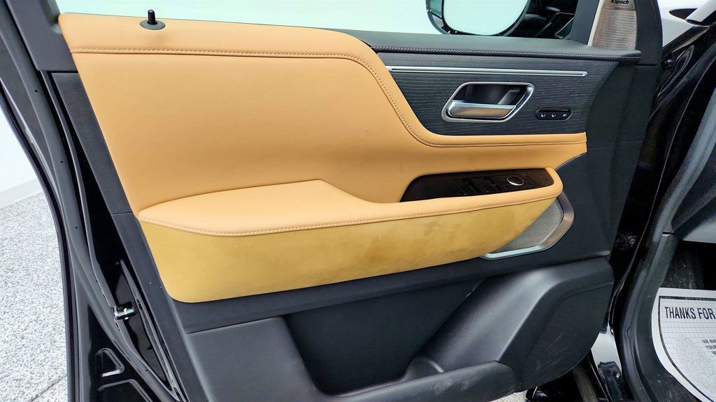 Used 2025 INFINITI QX80 Sensory w/ Exterior Package image 10