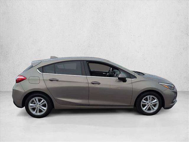 Used 2017 Chevrolet Cruze LT FWD image 4