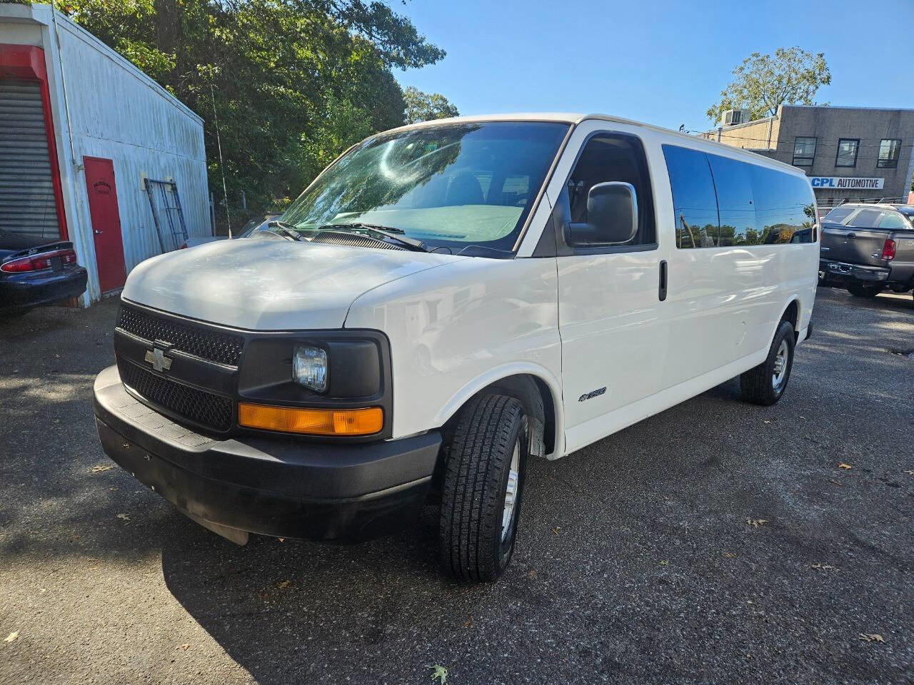 Used 2006 Chevrolet Express 3500 LS image 3
