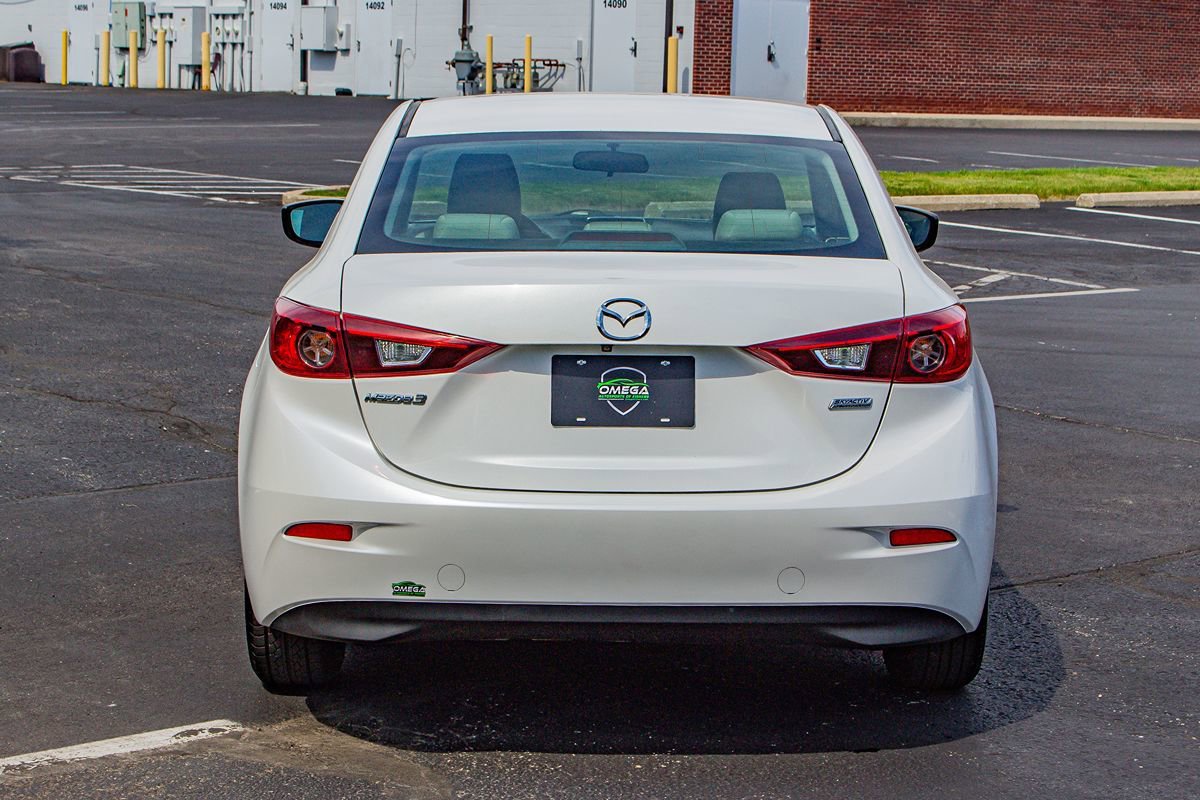 Used 2016 MAZDA MAZDA3 i Sport FWD image 8