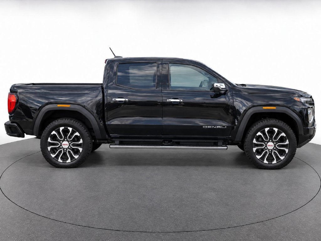 New 2026 GMC Canyon Denali w/ LPO, Black Badging Package AWD/4WD image 8