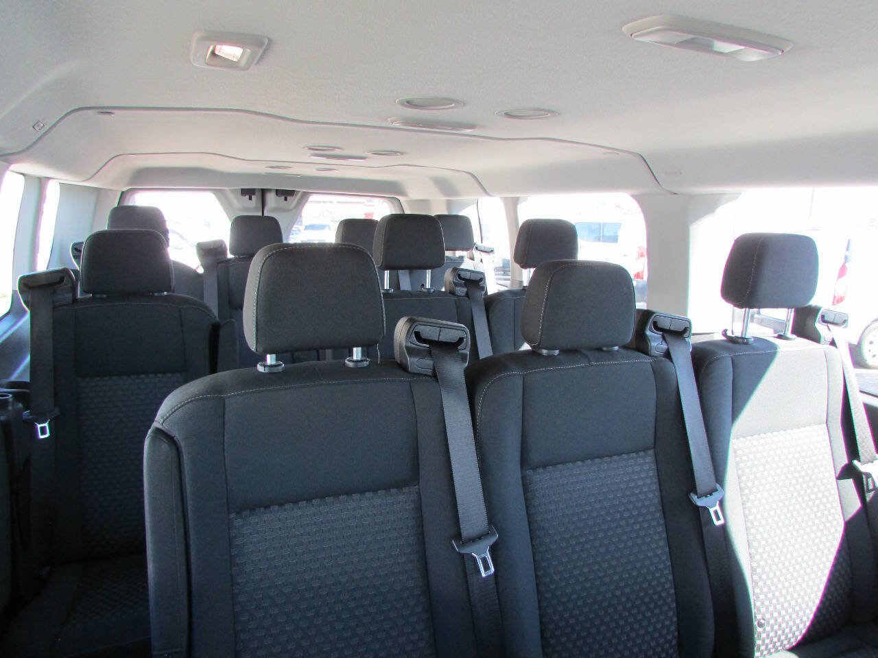 Used 2023 Ford Transit 350 XLT image 27