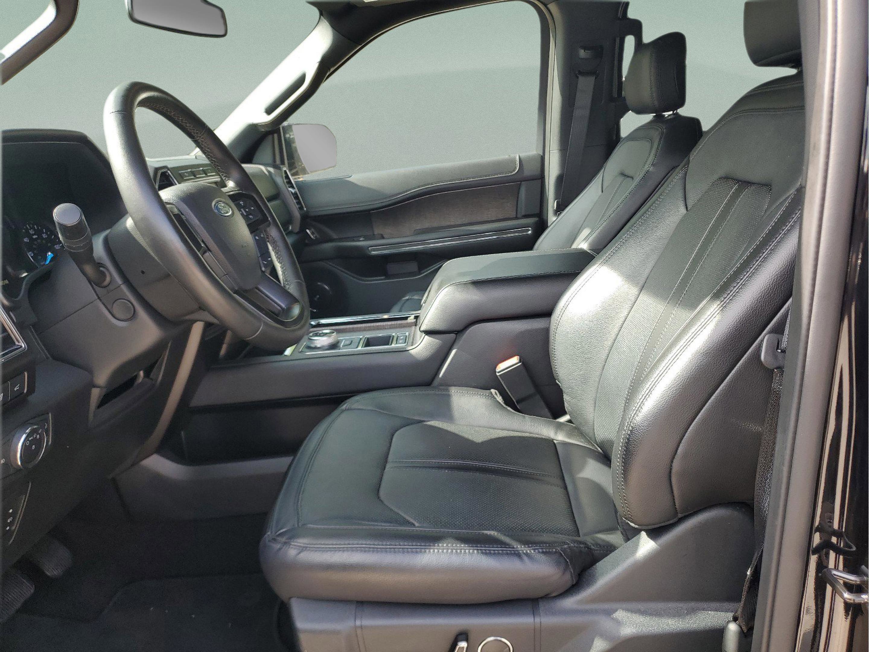 Used 2020 Ford Expedition Limited w/ Equipment Group 301A image 17