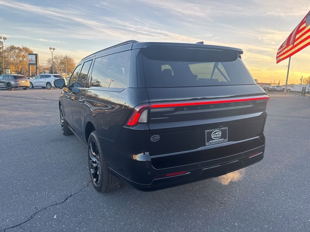 New 2025 Lincoln Navigator L Reserve w/ Jet Appearance Package image 3