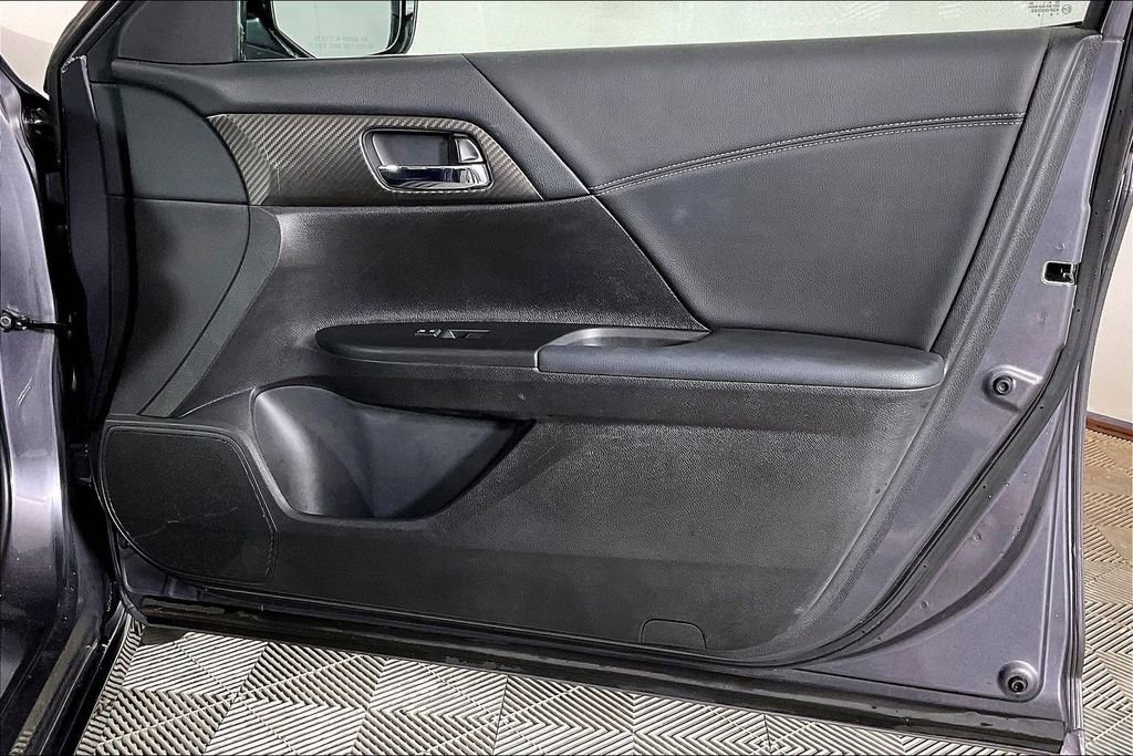 Used 2016 Honda Accord Sport image 23