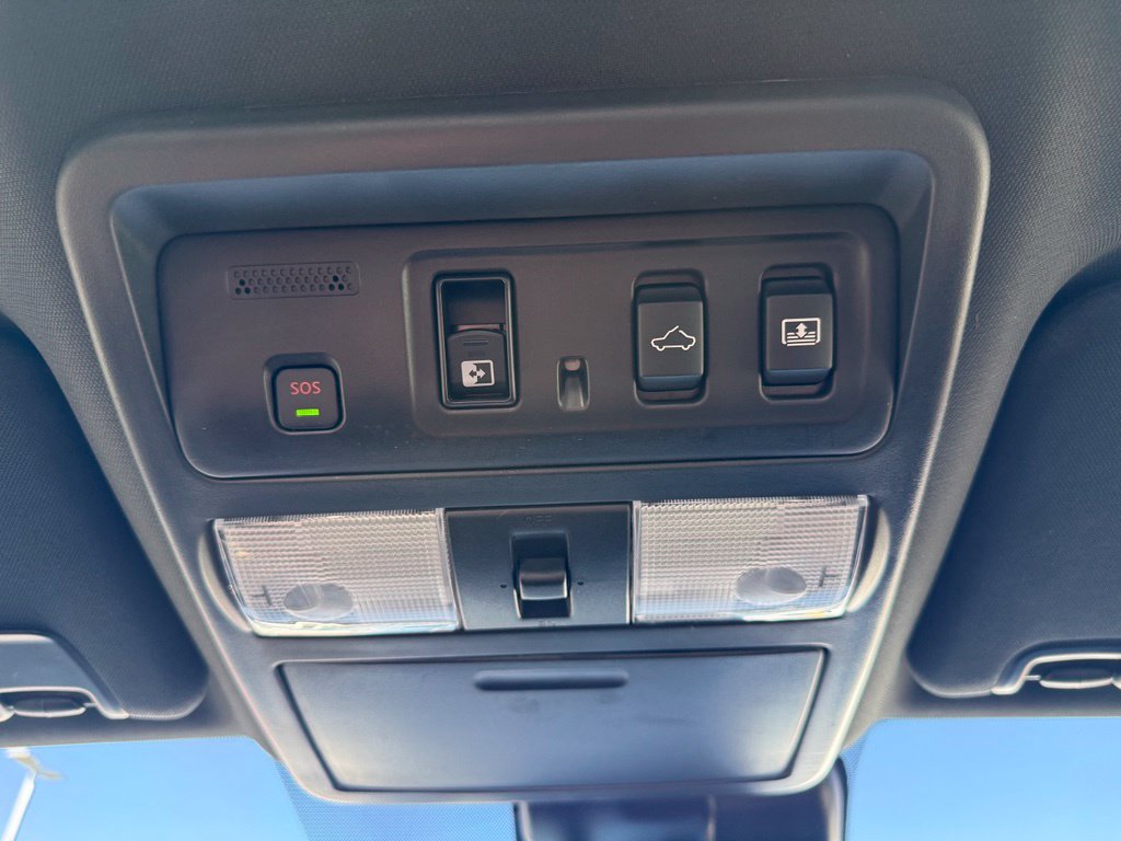 Used 2024 Nissan Titan PRO-4X w/ Pro-4x Convenience Package AWD/4WD image 25