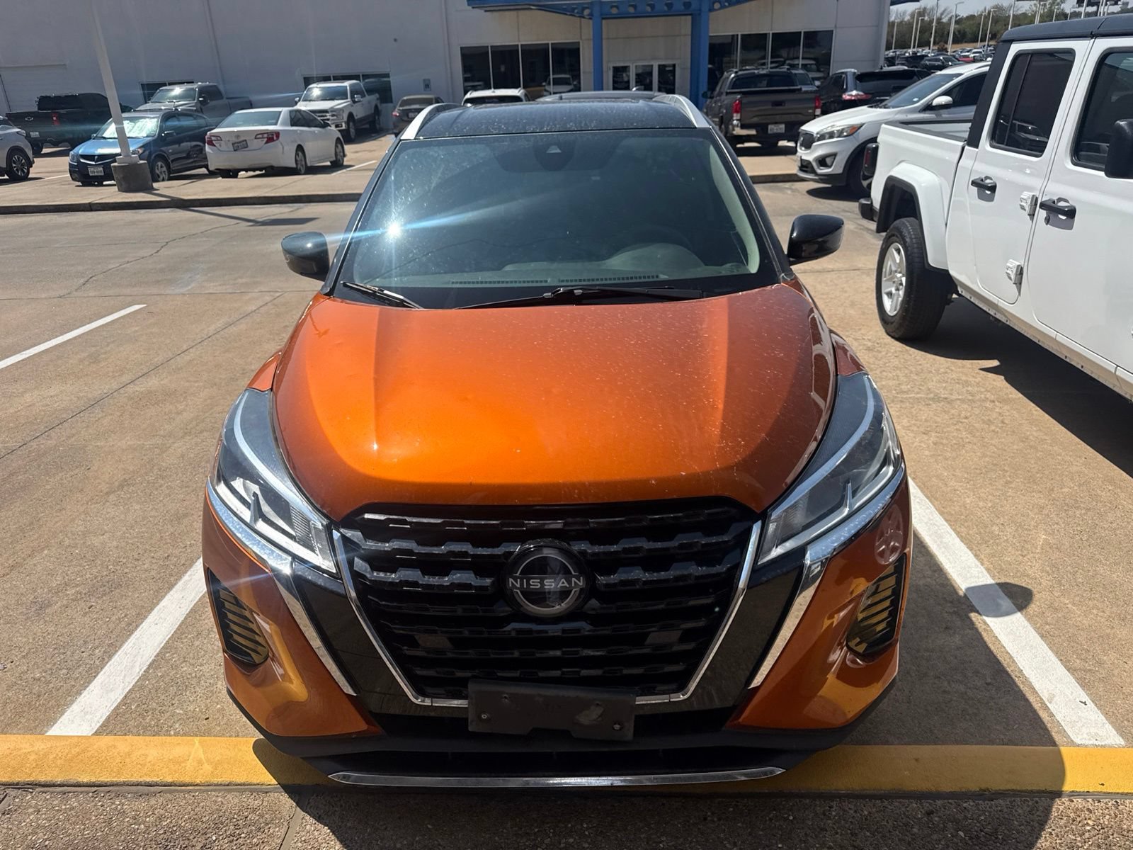 Used 2022 Nissan Kicks SV FWD image 2