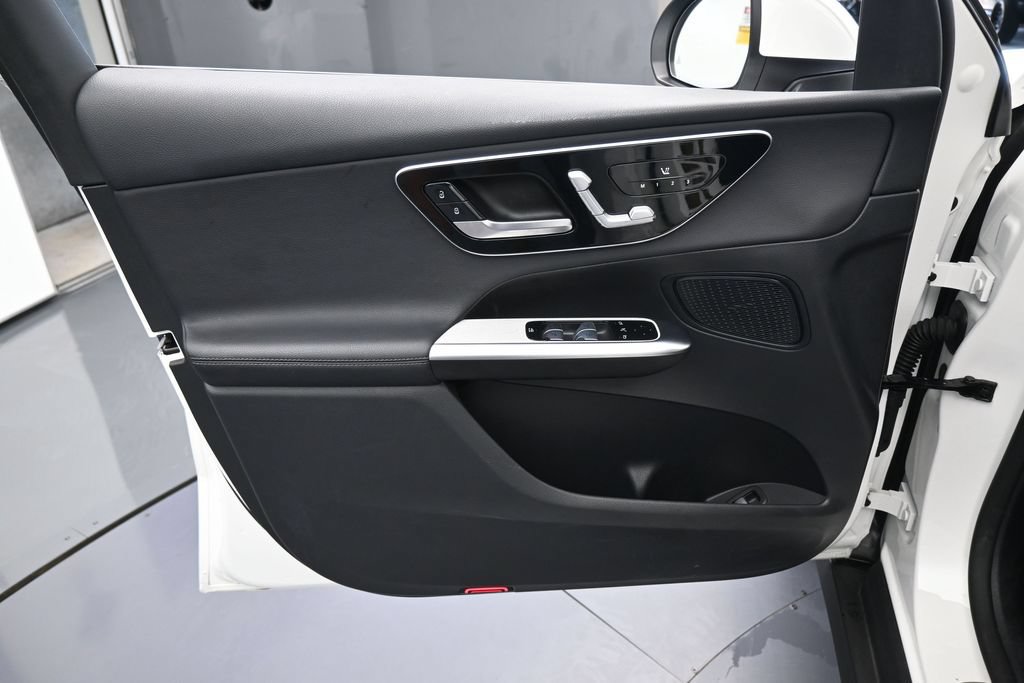 Used 2026 Mercedes-Benz GLC 300 image 13