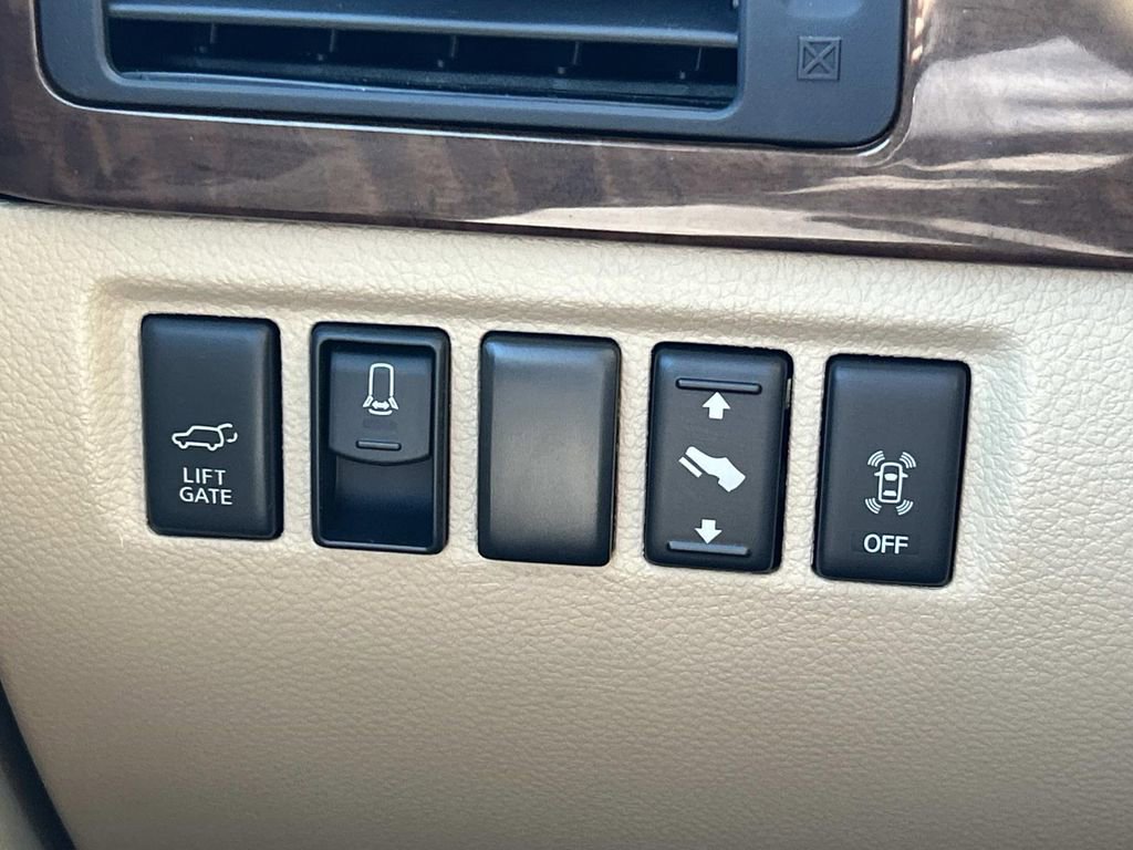 Used 2013 Nissan Armada Platinum image 31