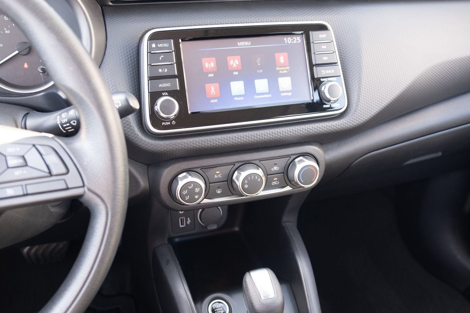 Used 2023 Nissan Kicks S FWD image 3