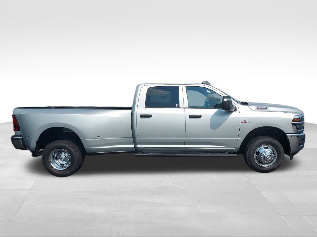 New 2026 RAM 3500 Tradesman AWD/4WD image 6