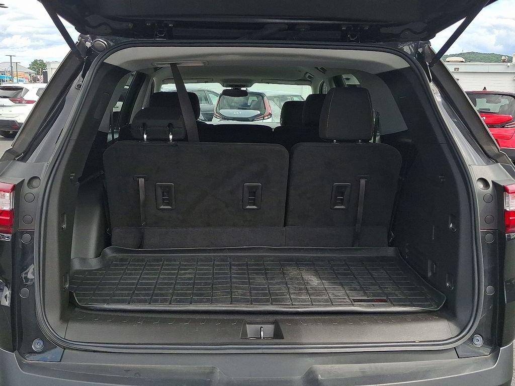 Used 2021 Chevrolet Traverse LS FWD image 28