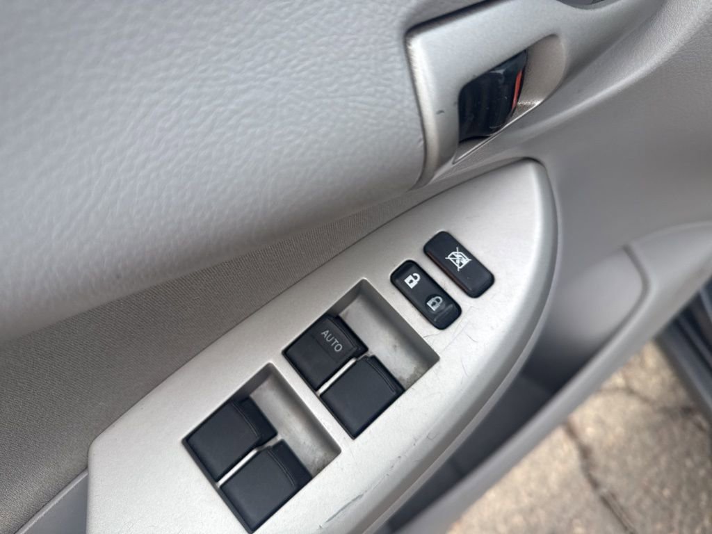 Used 2011 Toyota Corolla LE image 16