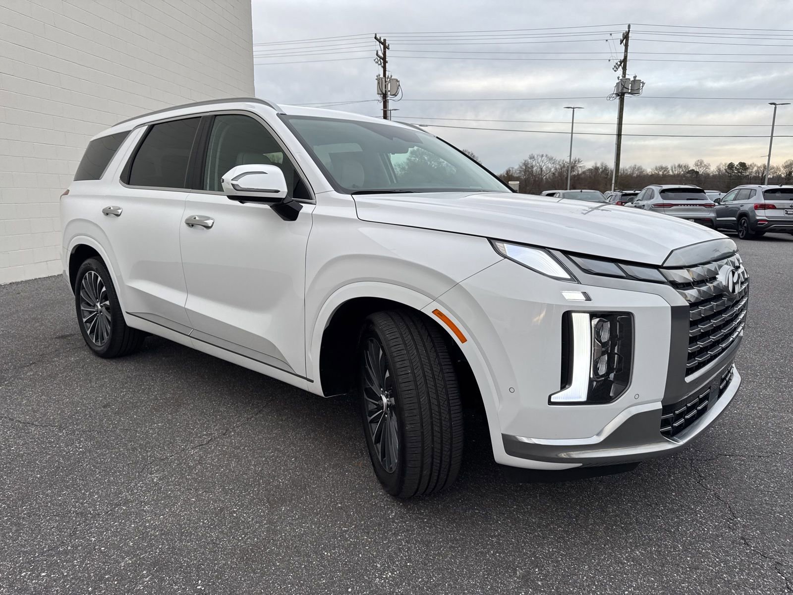 Used 2025 Hyundai Palisade Calligraphy image 3