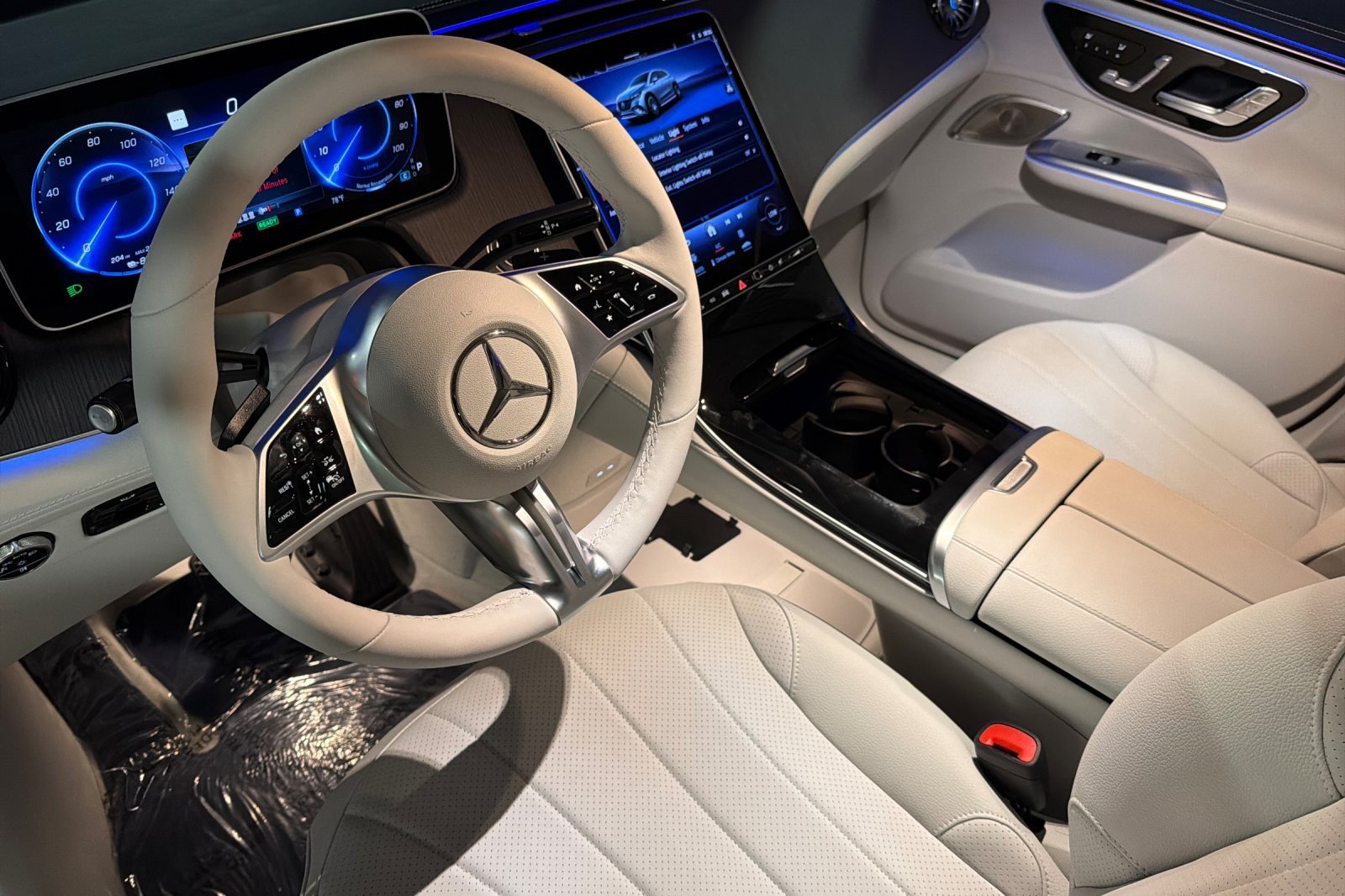 New 2026 Mercedes-Benz EQE 320 4MATIC SUV image 9