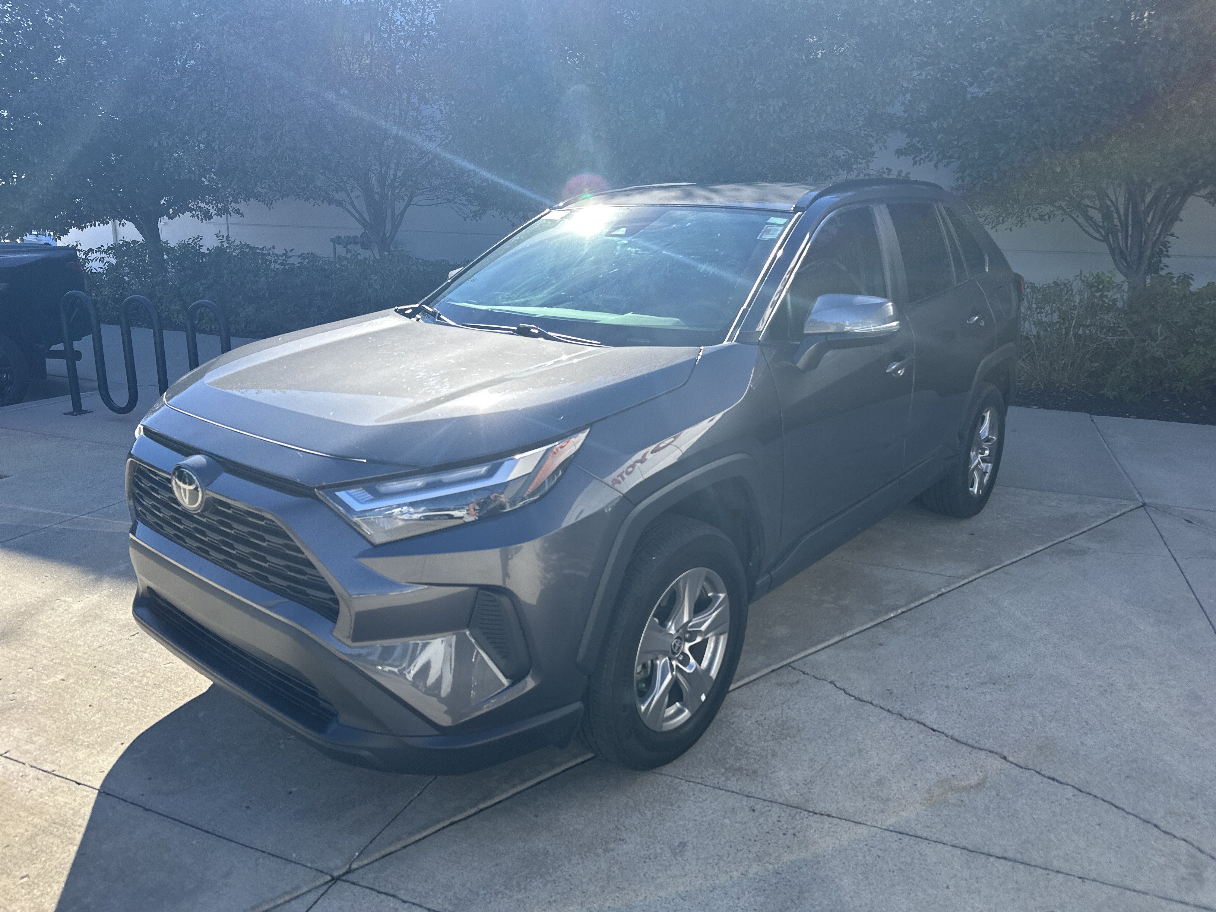 Used 2024 Toyota RAV4 XLE AWD/4WD image 3