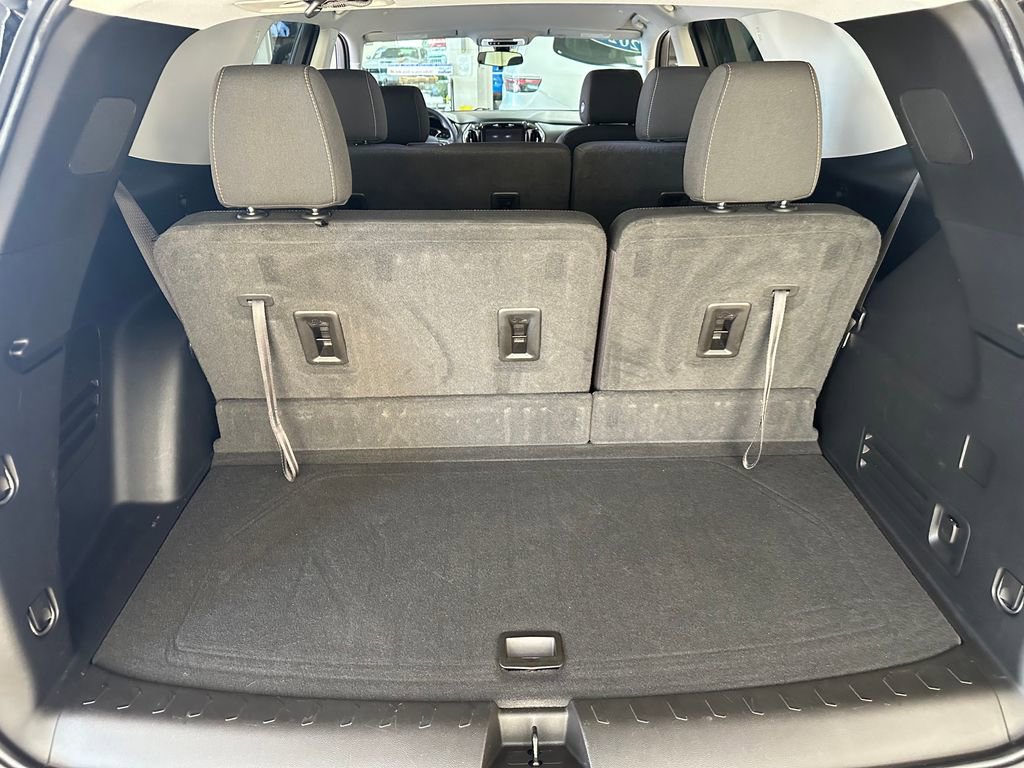 Used 2020 Chevrolet Traverse LT FWD image 38