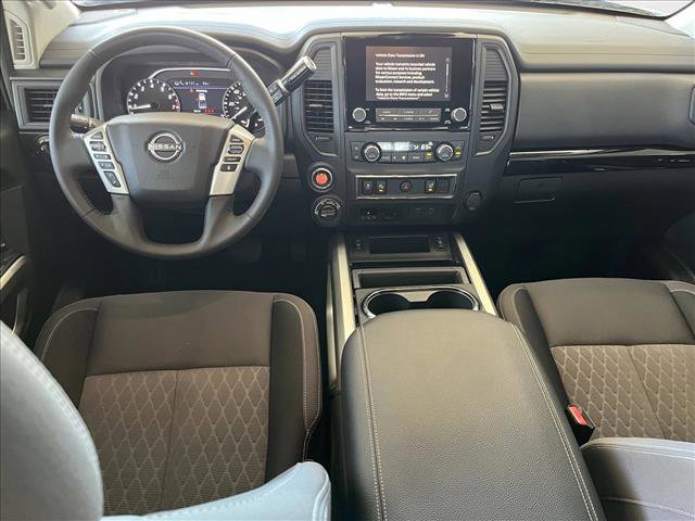 Used 2024 Nissan Titan SV w/ SV Convenience Package image 11