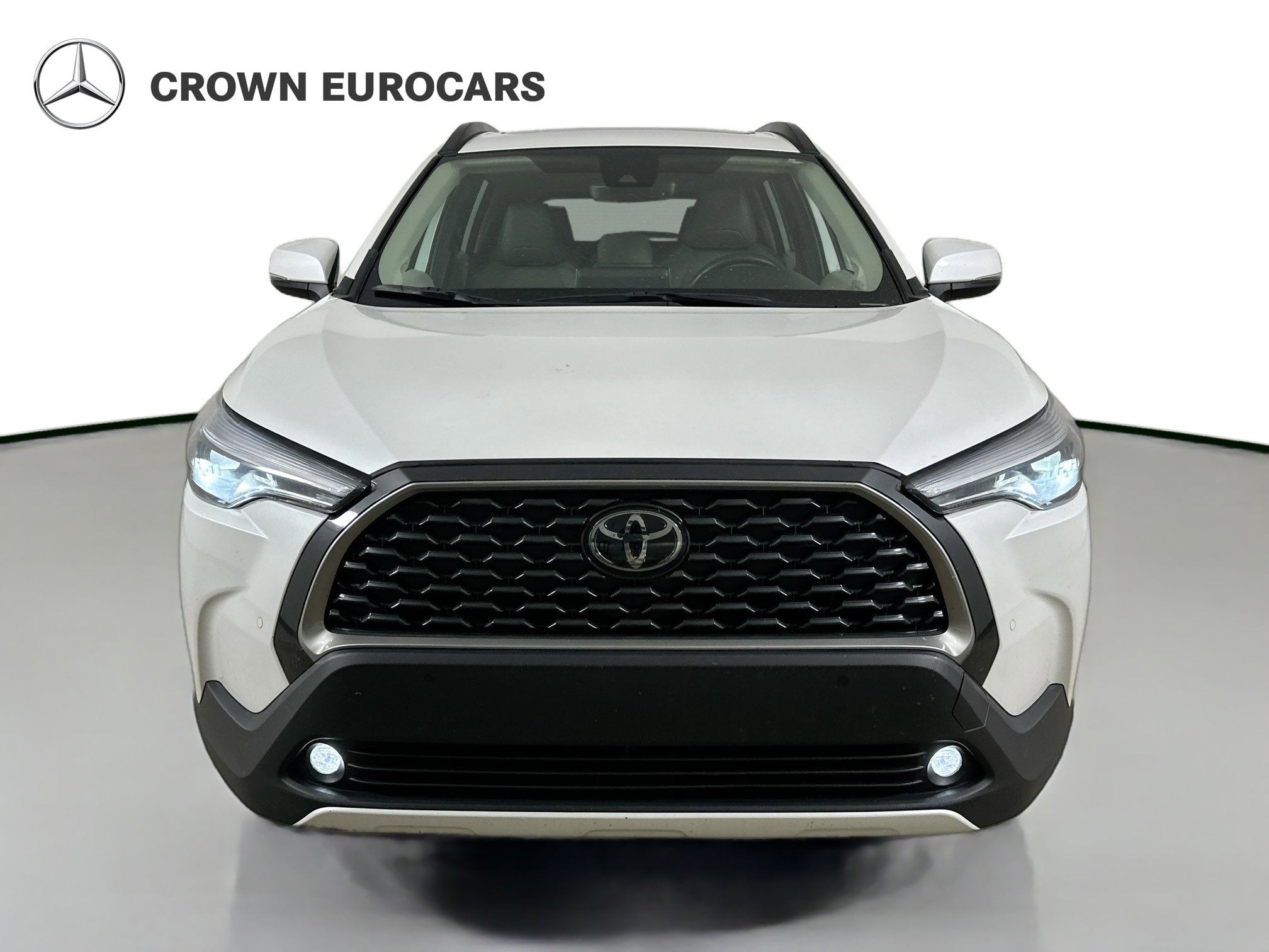 Used 2022 Toyota Corolla Cross XLE w/ Convenience Package AWD/4WD image 2