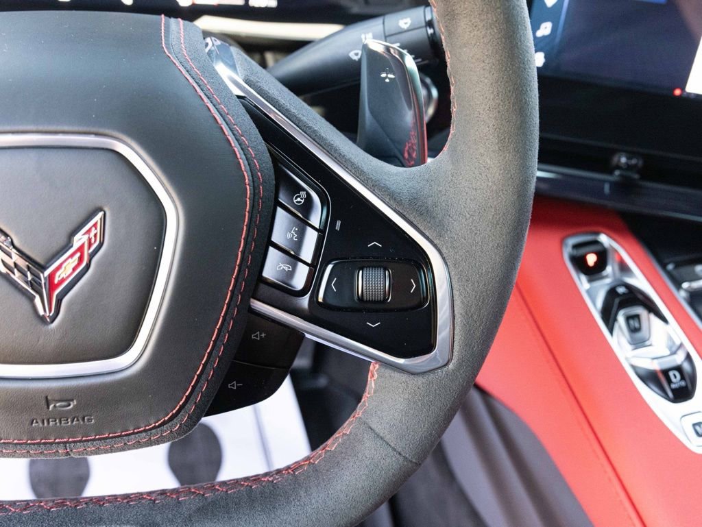 Used 2025 Chevrolet Corvette Z06 w/ Stealth Interior Trim Package RWD image 28
